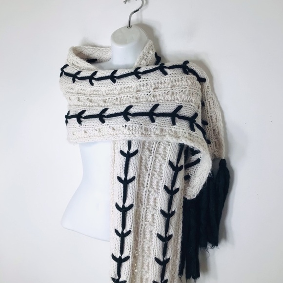 NWT Steve Madden chunky knit scarf women black white - Picture 7 of 7